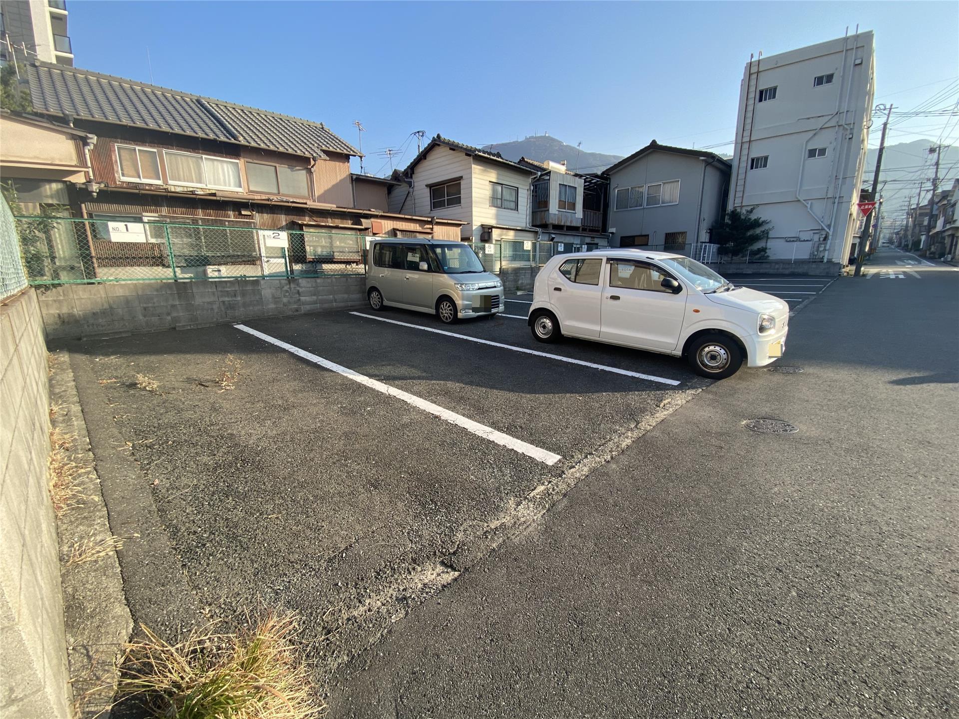 東山パーキングの外観・駐車場イメージ2枚目