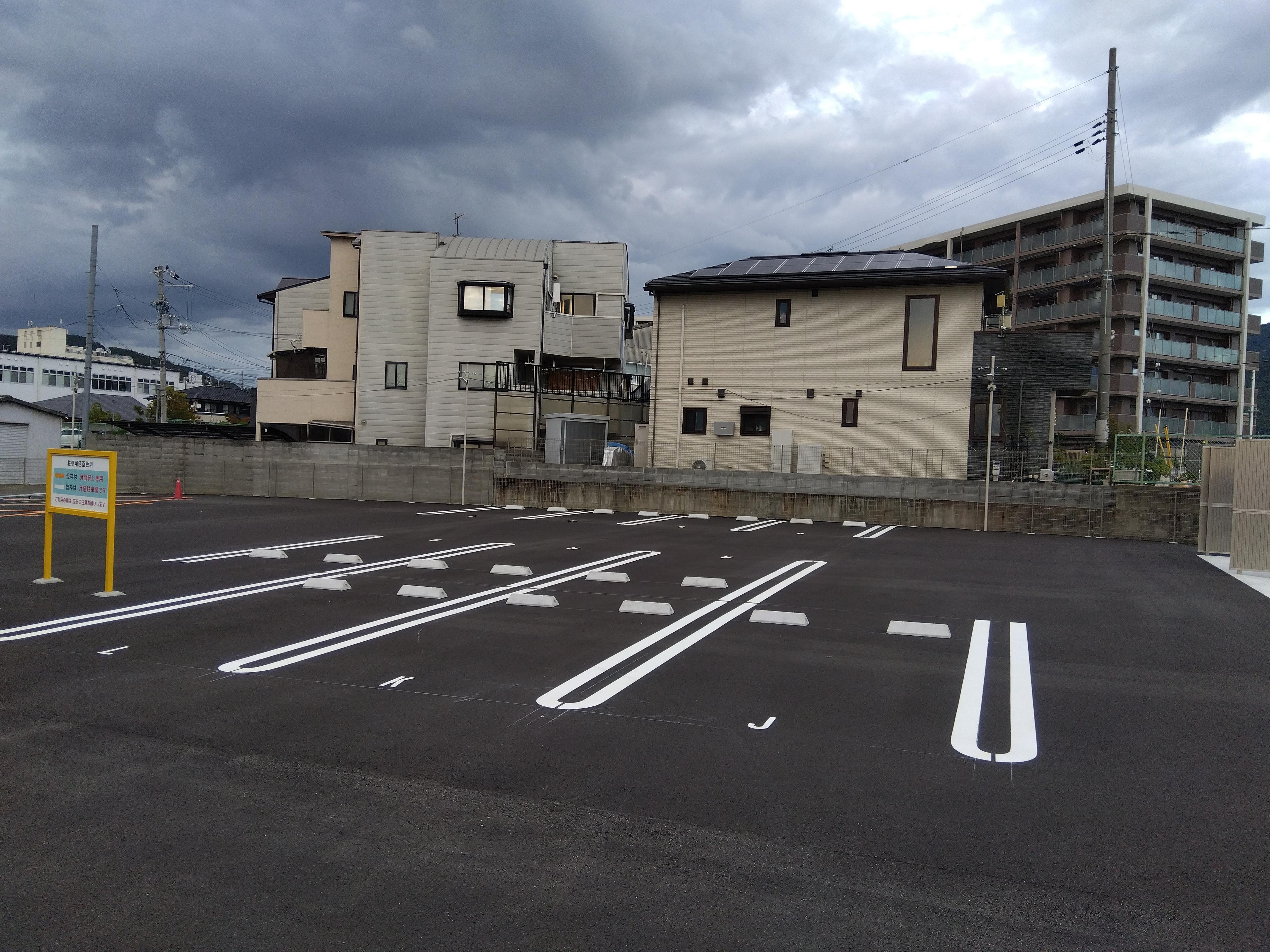 西野離宮町ガレージの外観・駐車場イメージ3枚目