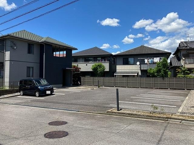 FKラ・コリーヌ ドゥ駐車場の外観・駐車場イメージ1枚目