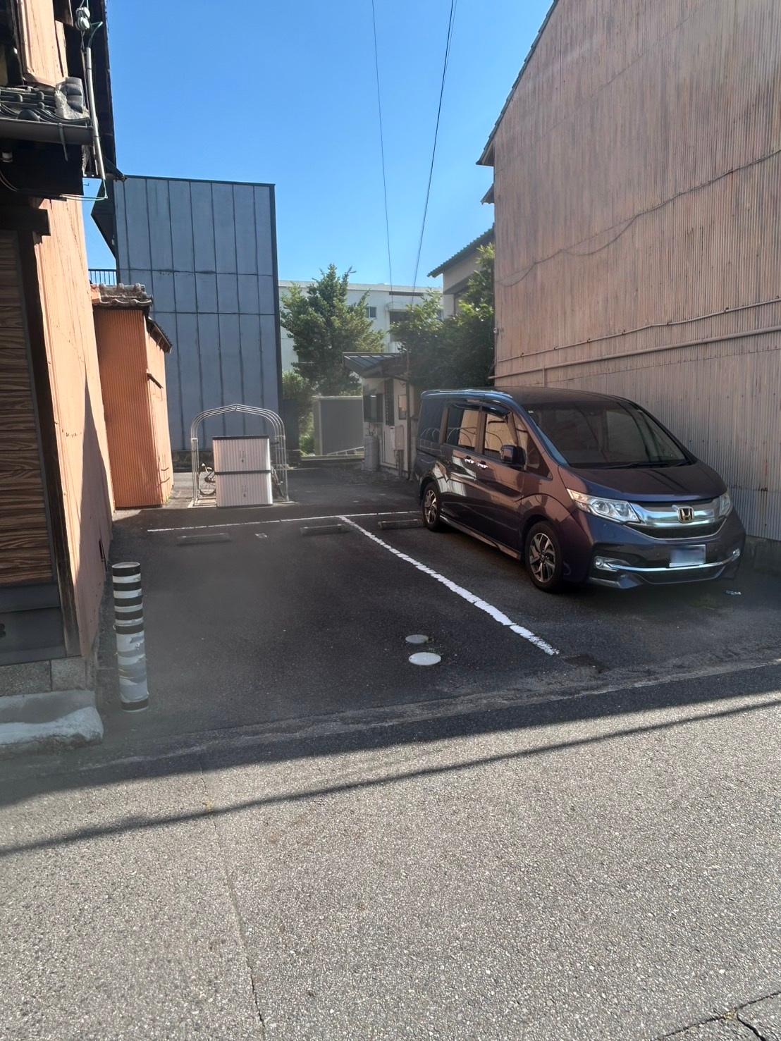 板屋駐車場の外観・駐車場イメージ3枚目