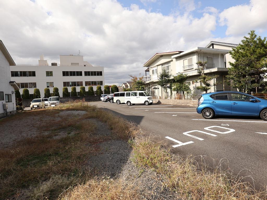東町2丁目301駐車場の外観・駐車場イメージ2枚目
