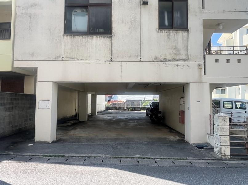 花城駐車場第2の外観・駐車場イメージ2枚目