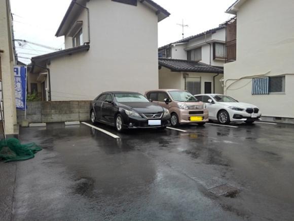 佐々木ガレージ (東昭和町)の外観・駐車場イメージ1枚目