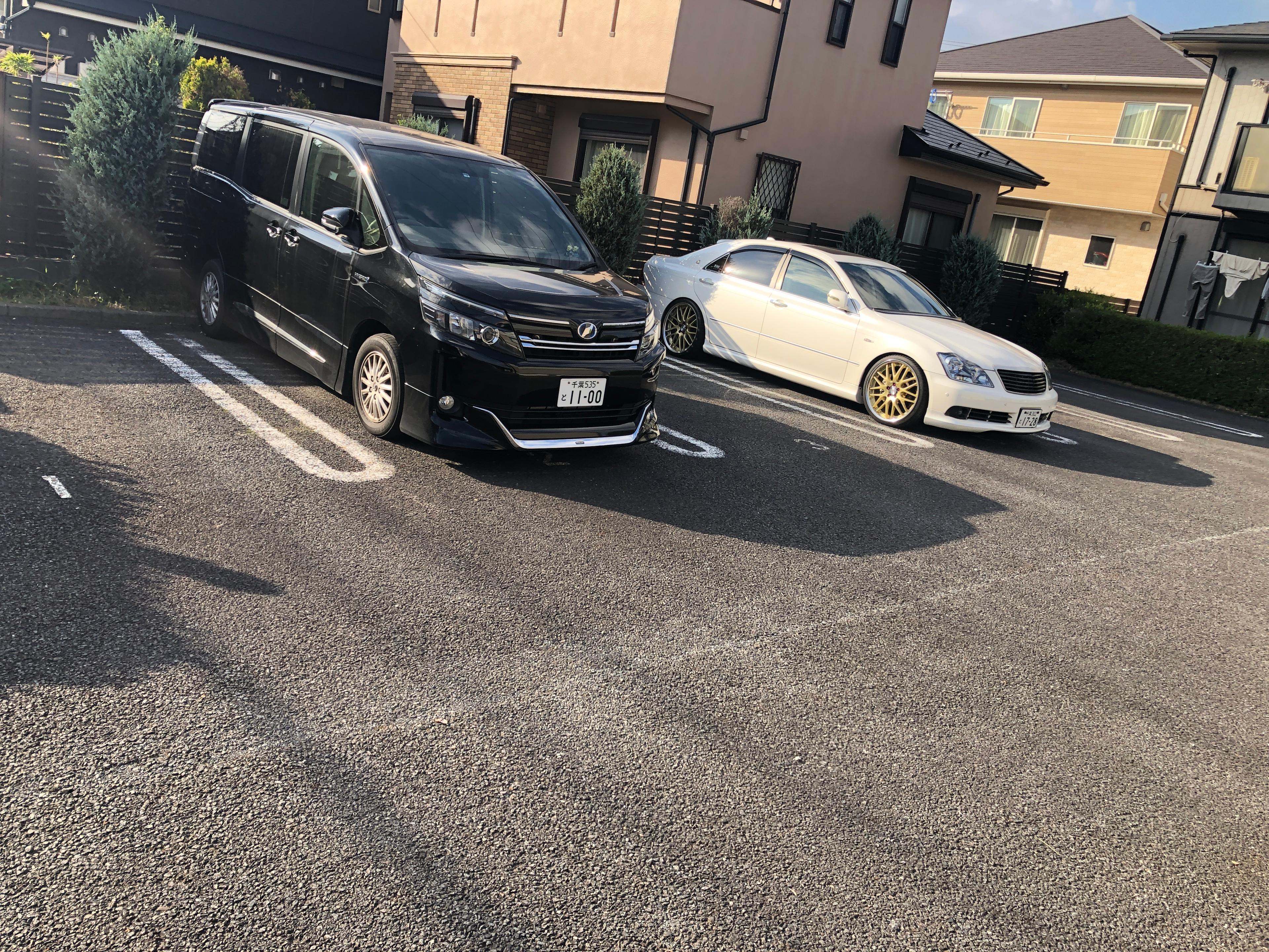 グレイスパティオⅠⅡの外観・駐車場イメージ3枚目