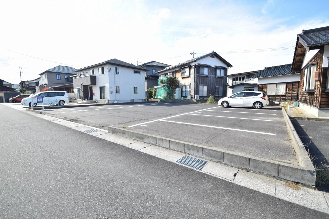 気高町勝見843-148駐車場の外観・駐車場イメージ1枚目