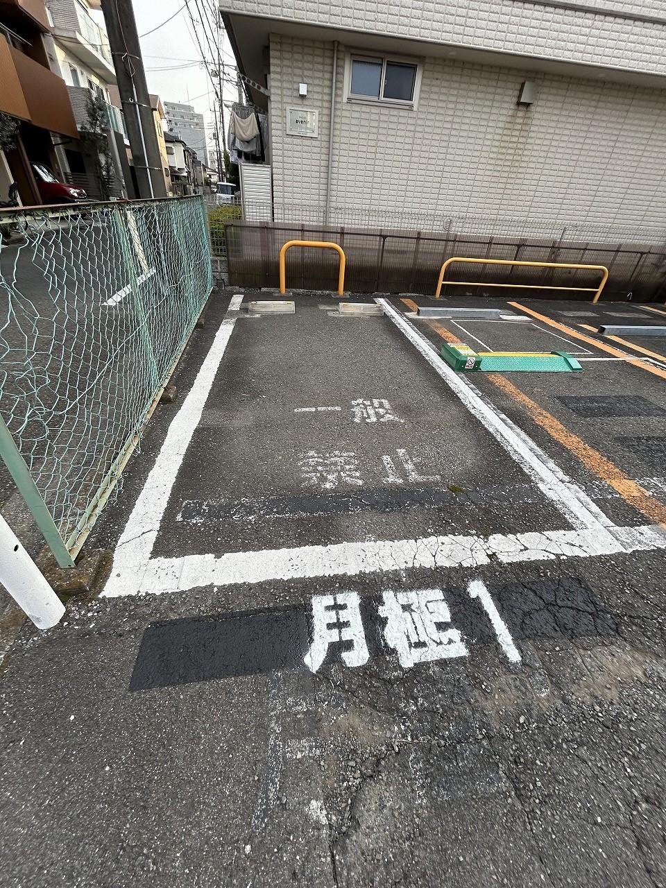 国領町1丁目第4の外観・駐車場イメージ1枚目