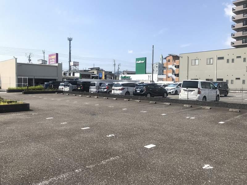 グラン・ヴィルヌーブ(19303)の外観・駐車場イメージ1枚目