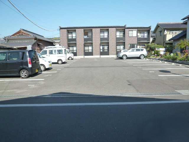 雄町(52627)の外観・駐車場イメージ2枚目