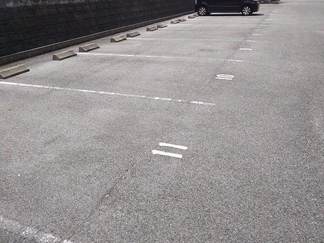 ヴェルガーデン(31127)の外観・駐車場イメージ1枚目