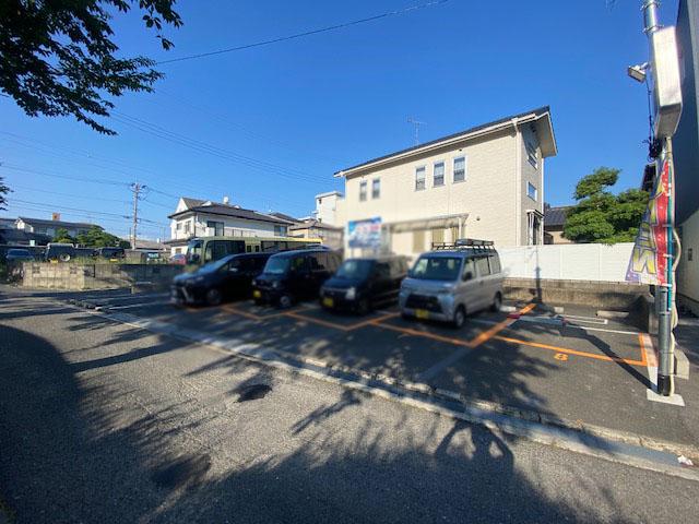 廣井ガレージの外観・駐車場イメージ1枚目