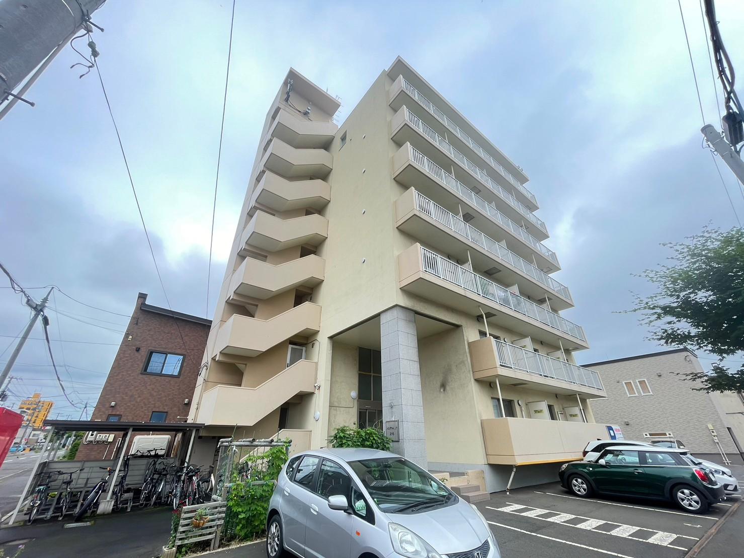 ノースウエスト216の外観・駐車場イメージ3枚目