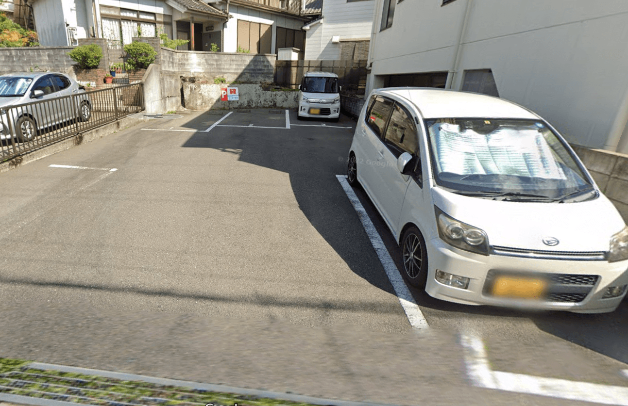 平田ガレージの外観・駐車場イメージ1枚目