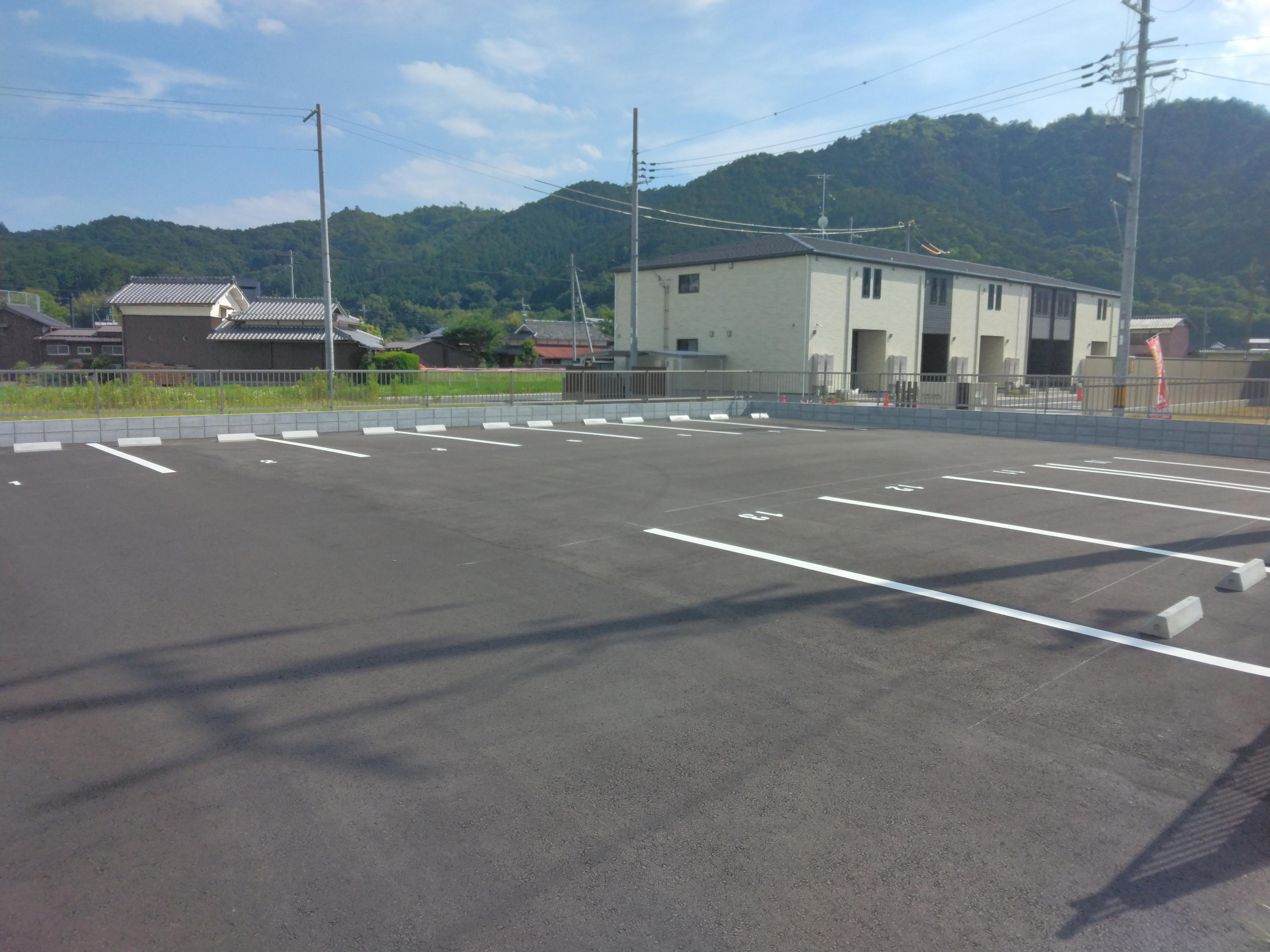 新町ガレージⅠの外観・駐車場イメージ2枚目