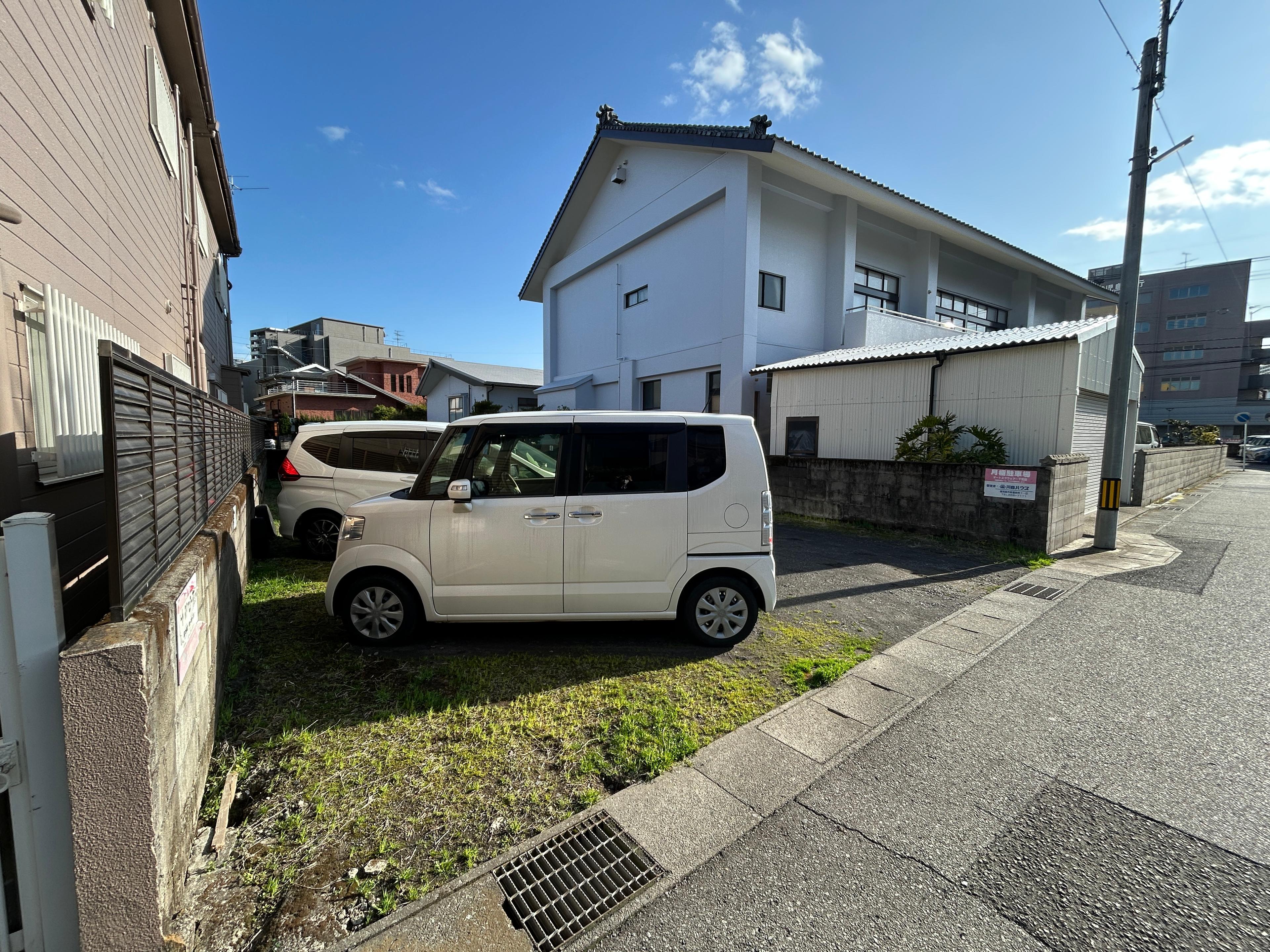 オート・スクウェアー下荒田の外観・駐車場イメージ3枚目