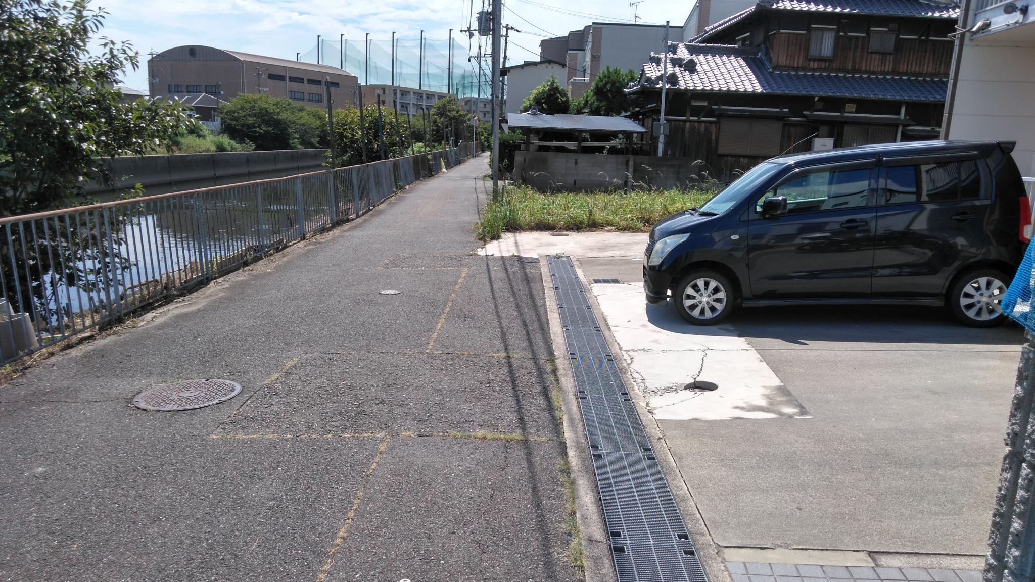 レオパレスリーヴ・マ・メゾン駐車場の外観・駐車場イメージ2枚目