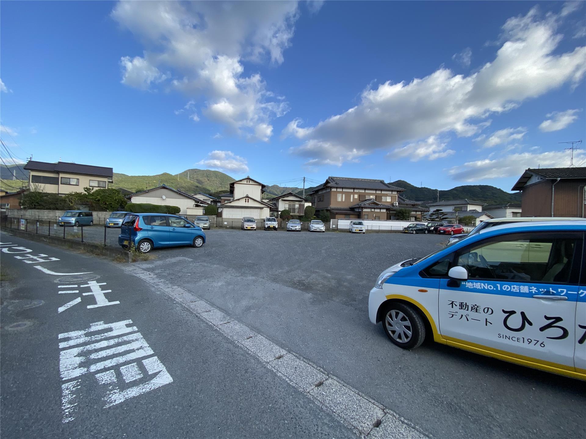 町上津役東2丁目児島駐車場の外観・駐車場イメージ2枚目