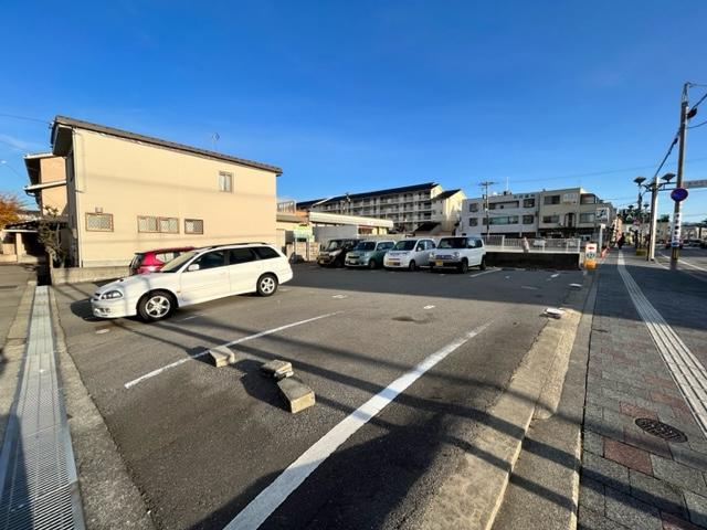 サクラ駐車場の外観・駐車場イメージ1枚目