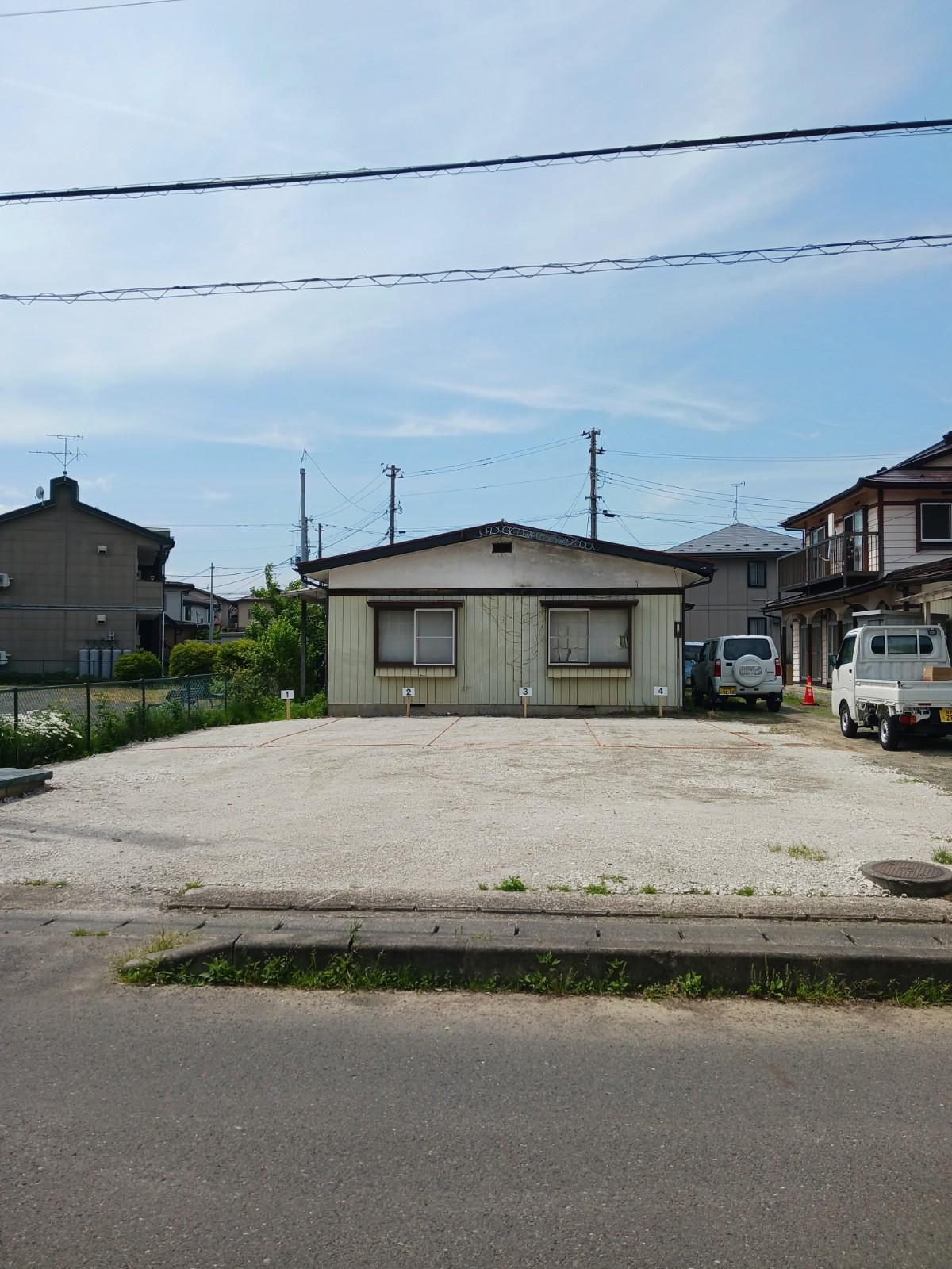 パーキングFの外観・駐車場イメージ1枚目