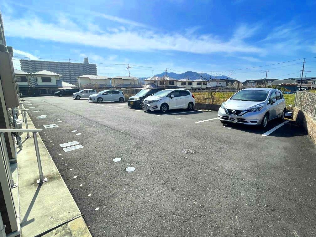 ル シイェル(55187)の外観・駐車場イメージ1枚目