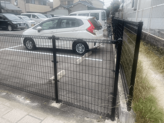 緑ヶ丘ガレージの外観・駐車場イメージ2枚目