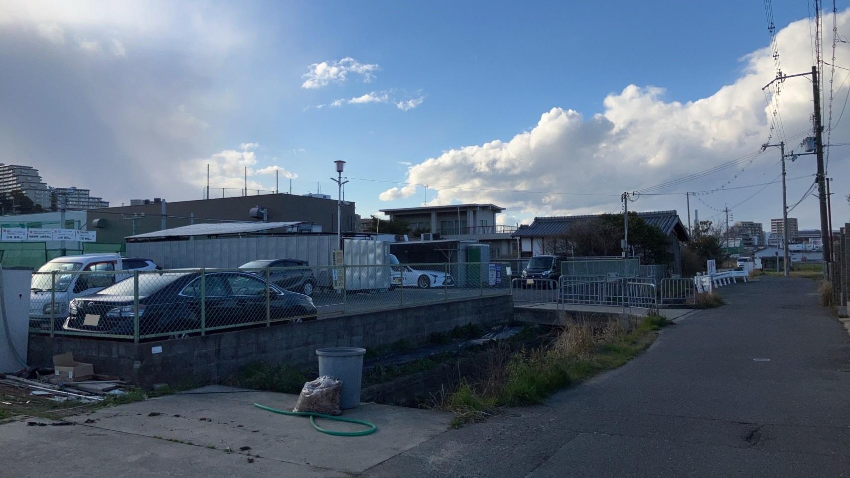 山之上東町モータープールの外観・駐車場イメージ1枚目