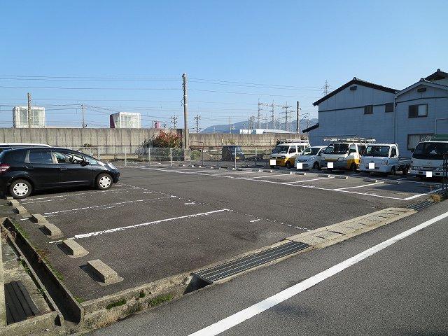 川上駐車場の外観・駐車場イメージ1枚目