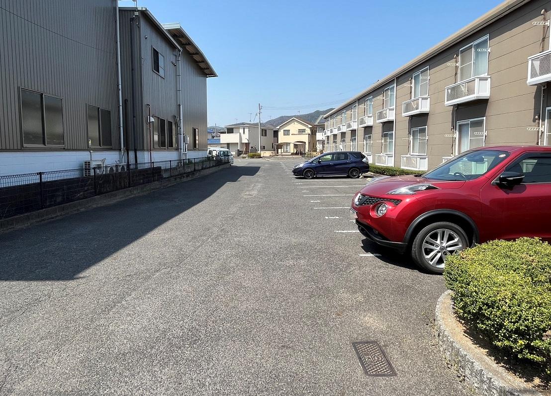 ヴィラージュ山手(20483)の外観・駐車場イメージ1枚目