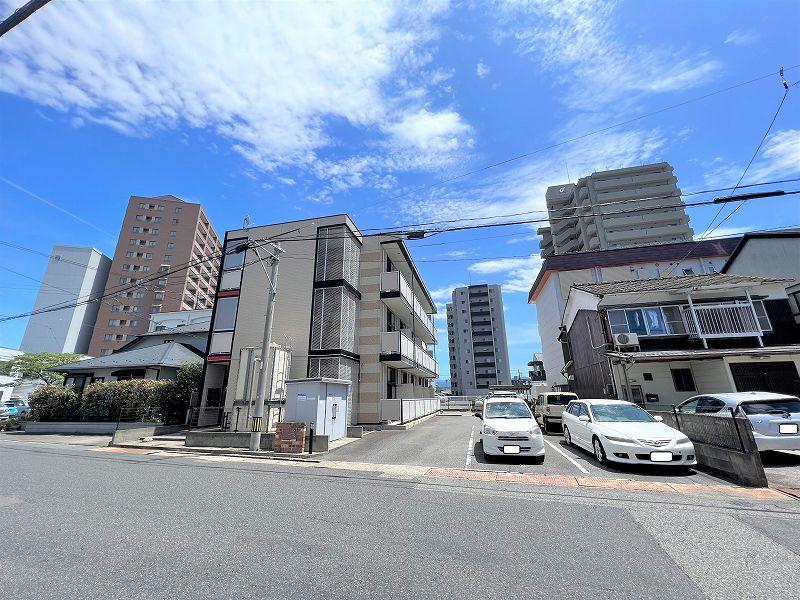 M&N(33818)の外観・駐車場イメージ2枚目