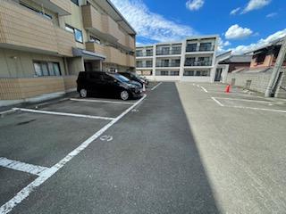 サンバーストガレージの外観・駐車場イメージ3枚目