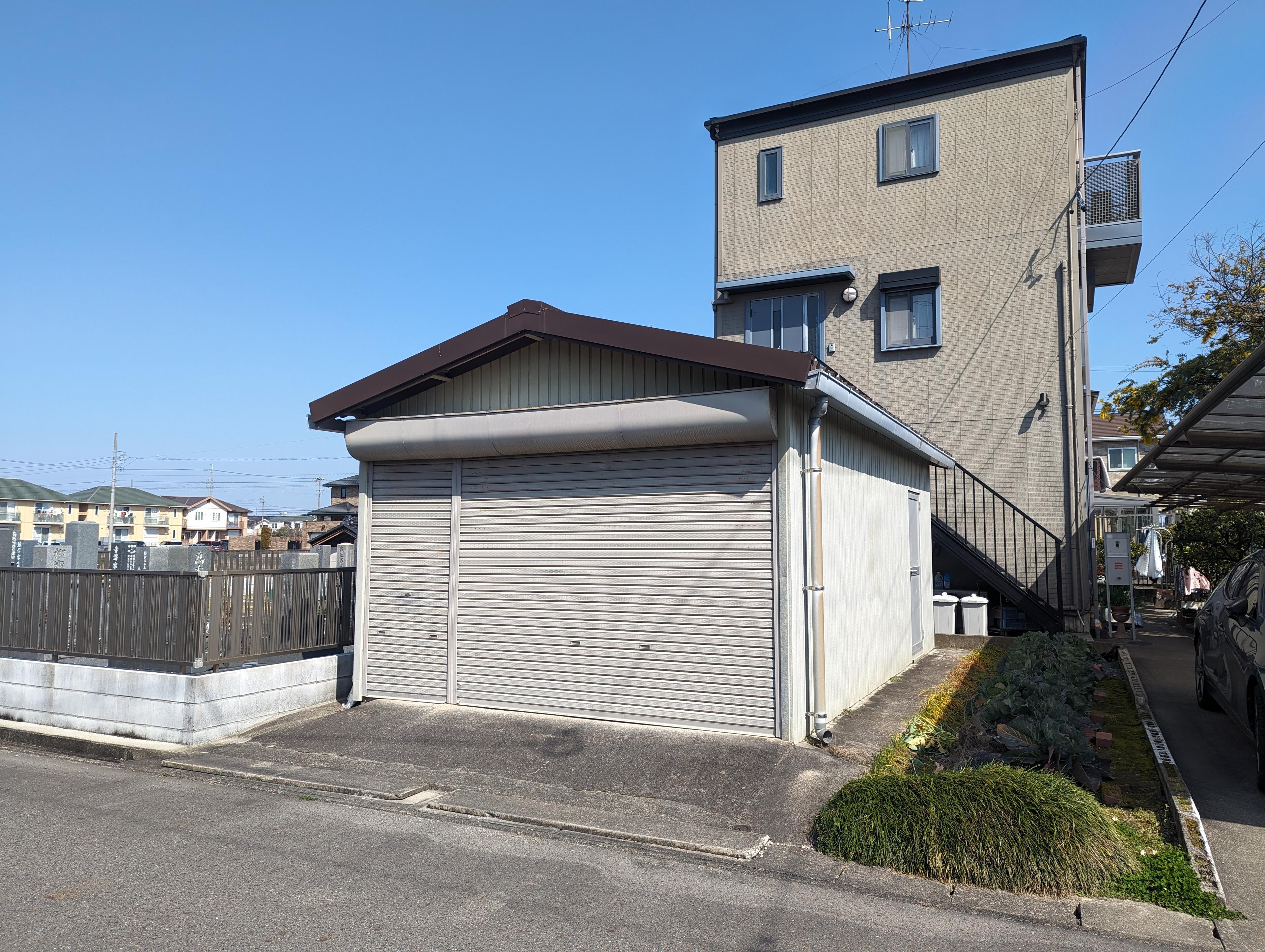 熊之庄城ノ屋敷2989番1ガレージの外観・駐車場イメージ1枚目