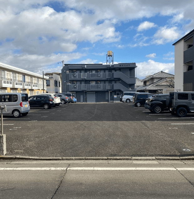 ヨシカワパーキングの外観・駐車場イメージ1枚目