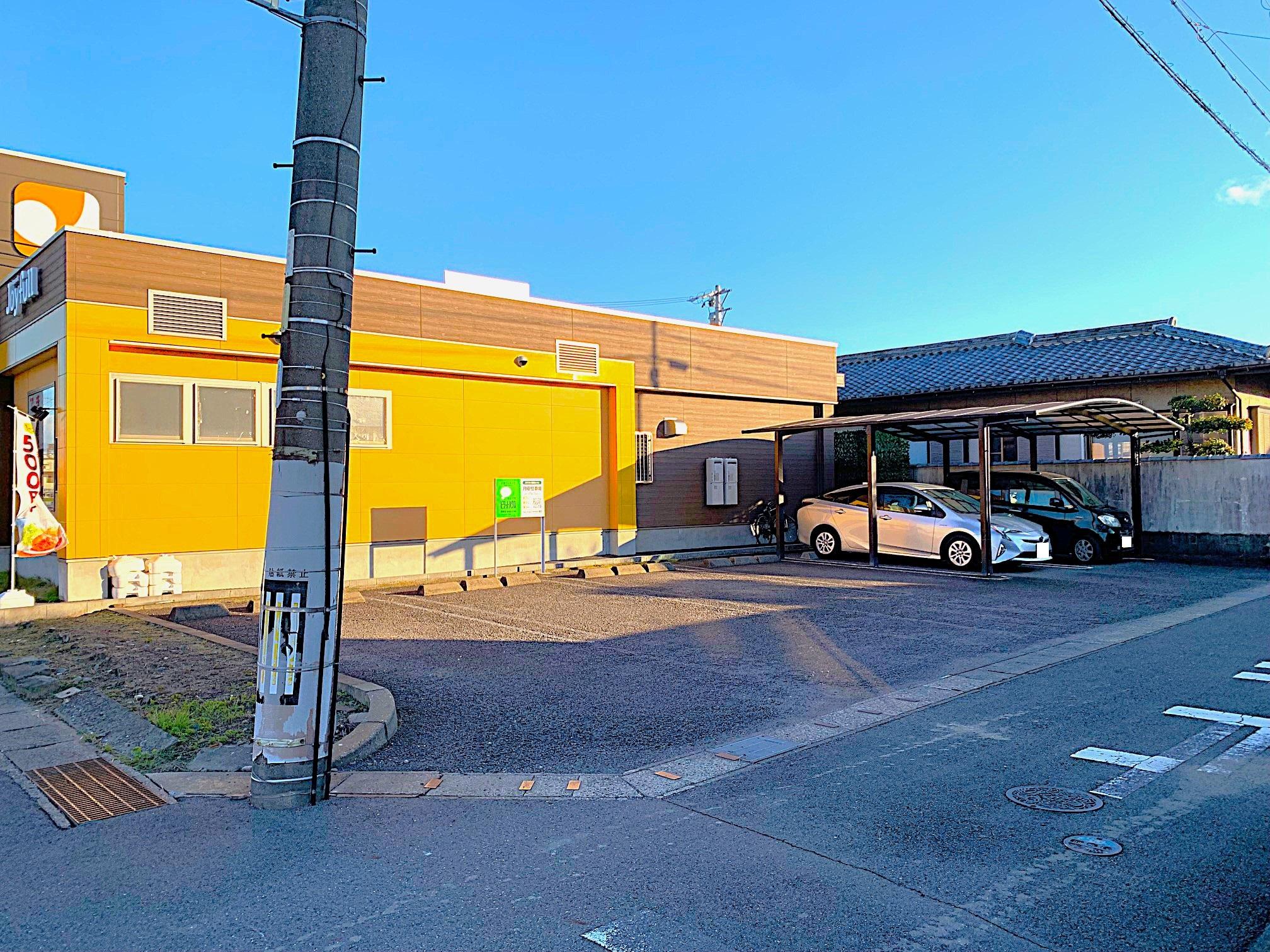 小塚パーキングの外観・駐車場イメージ1枚目
