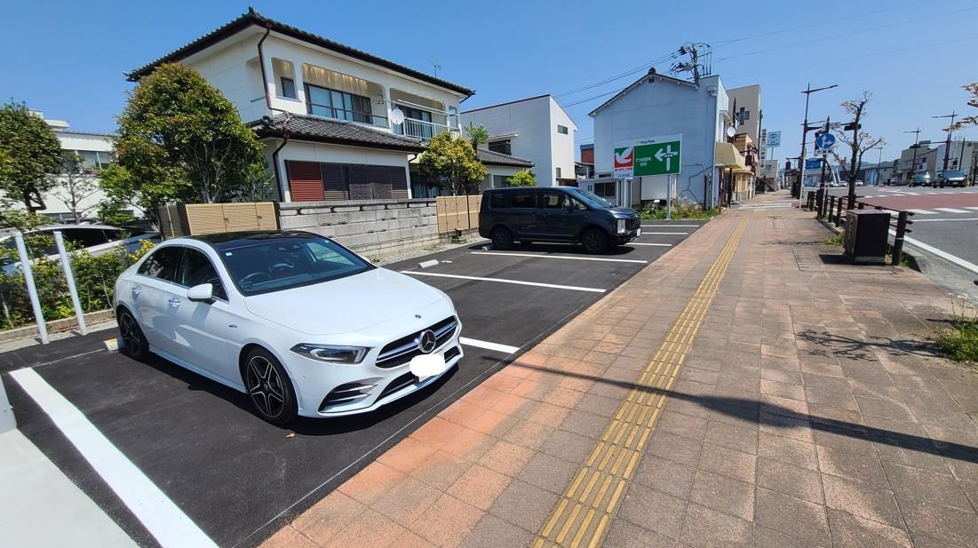 佐藤煙草店月極駐車場の外観・駐車場イメージ2枚目