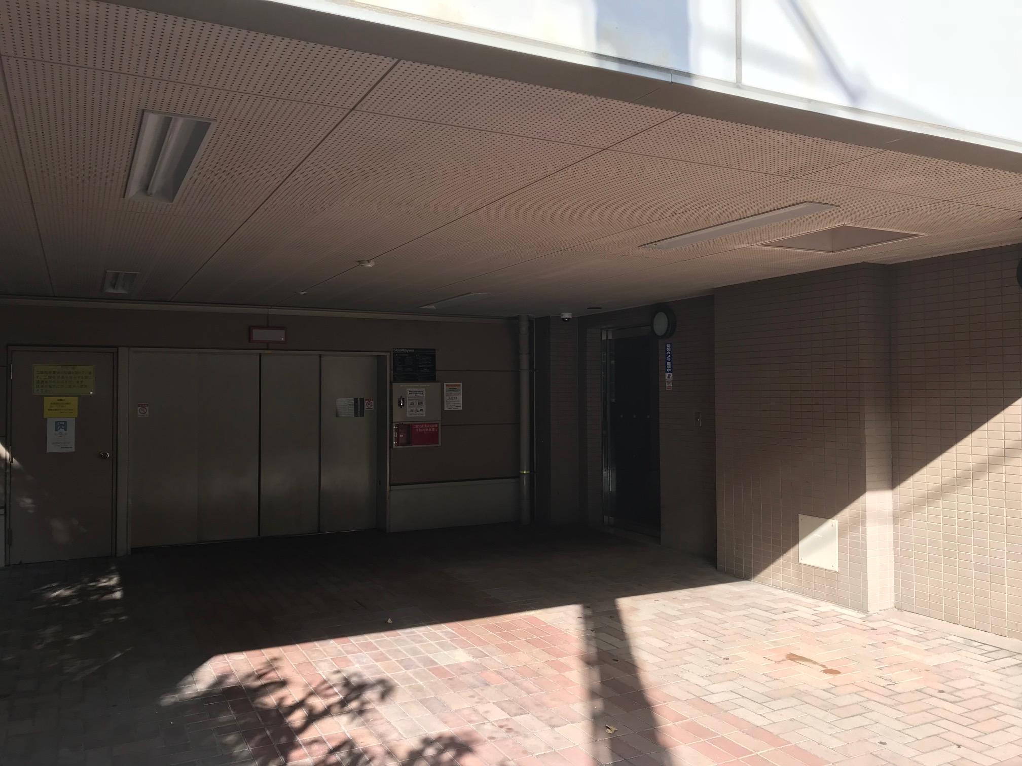 ラ・セーヌ兵庫タワーの外観・駐車場イメージ1枚目