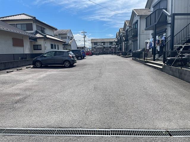 FKメゾンシャルムC駐車場の外観・駐車場イメージ2枚目