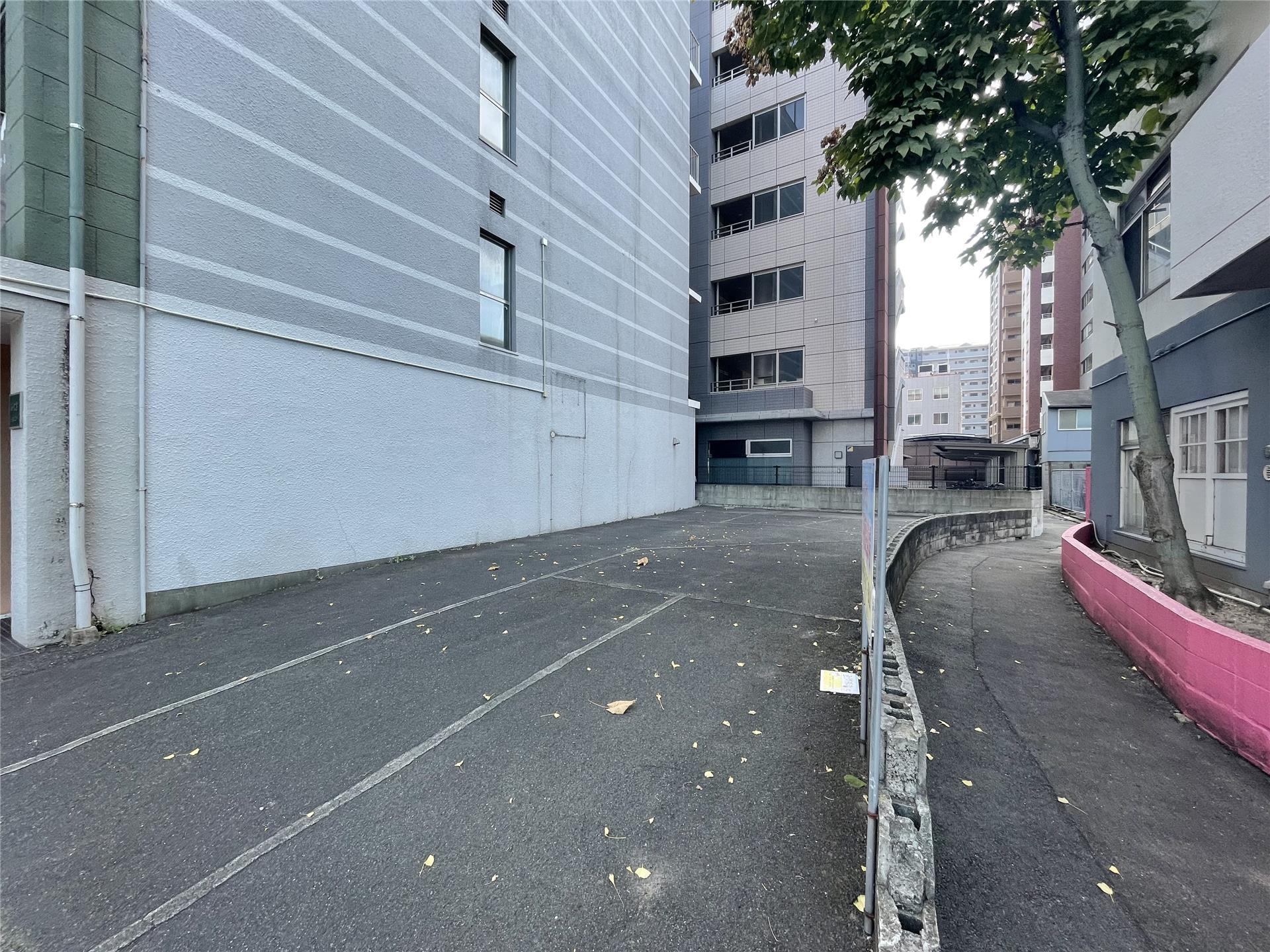 山崎駐車場の外観・駐車場イメージ2枚目