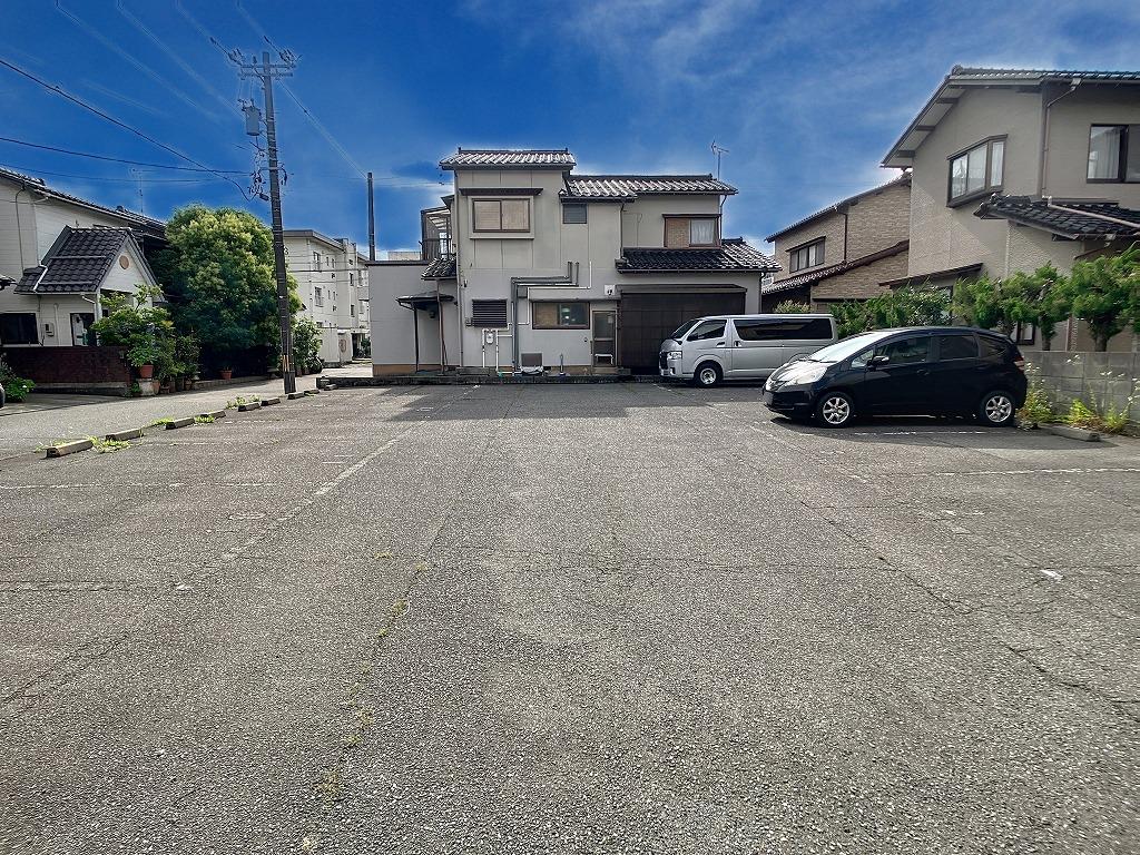 安田駐車場の外観・駐車場イメージ2枚目