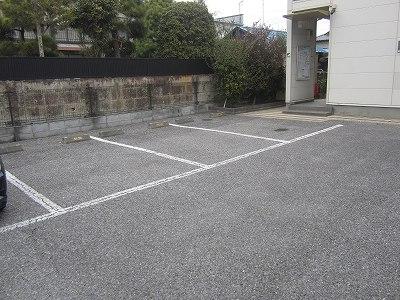 コンドミニアム西原(21508)の外観・駐車場イメージ1枚目