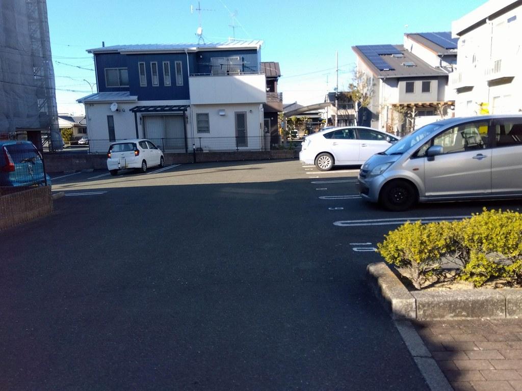 ワールド(18434)の外観・駐車場イメージ1枚目