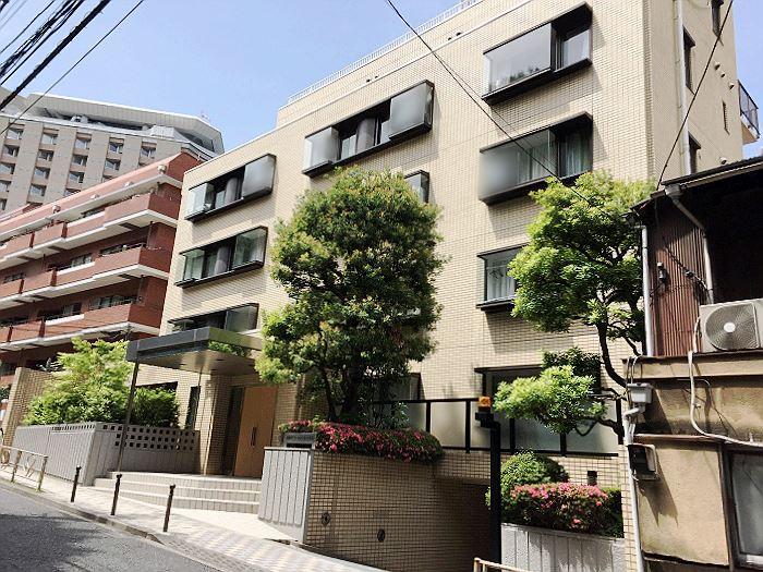 文京区湯島4丁目駐車場(湯島アパートメントハウス)の外観・駐車場イメージ1枚目