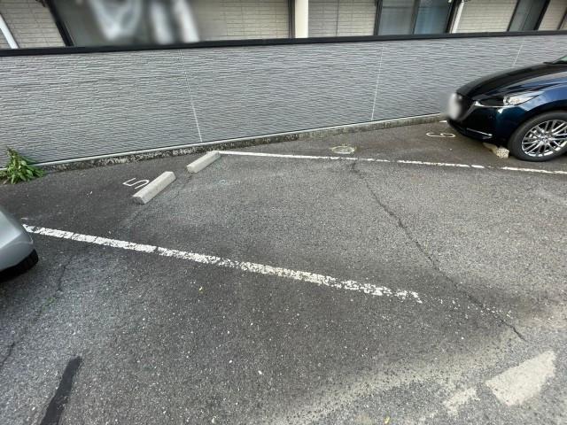 波多野ガレージ(レオパレス前)の外観・駐車場イメージ3枚目