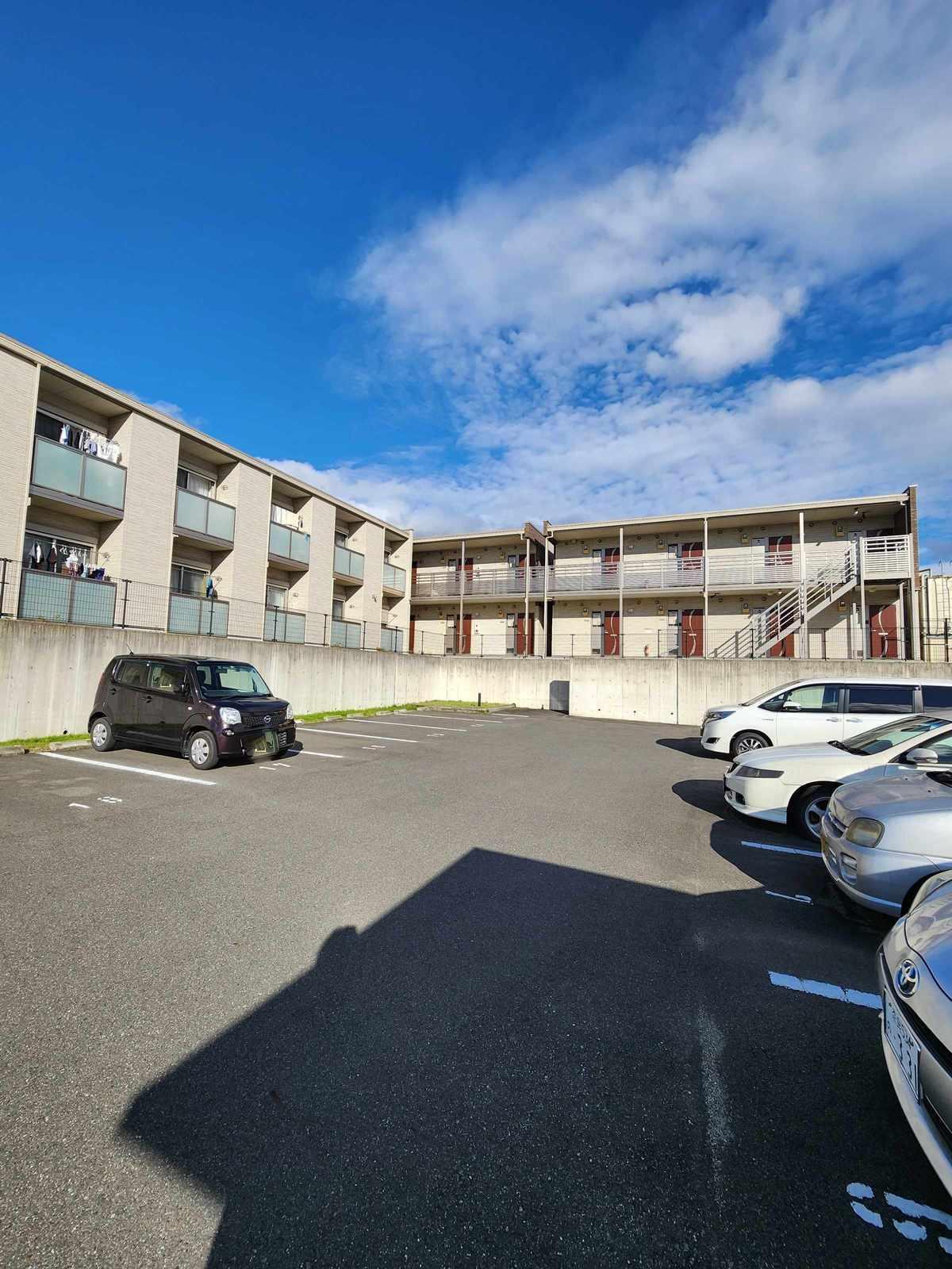 クレイノあさがお(55641)の外観・駐車場イメージ1枚目