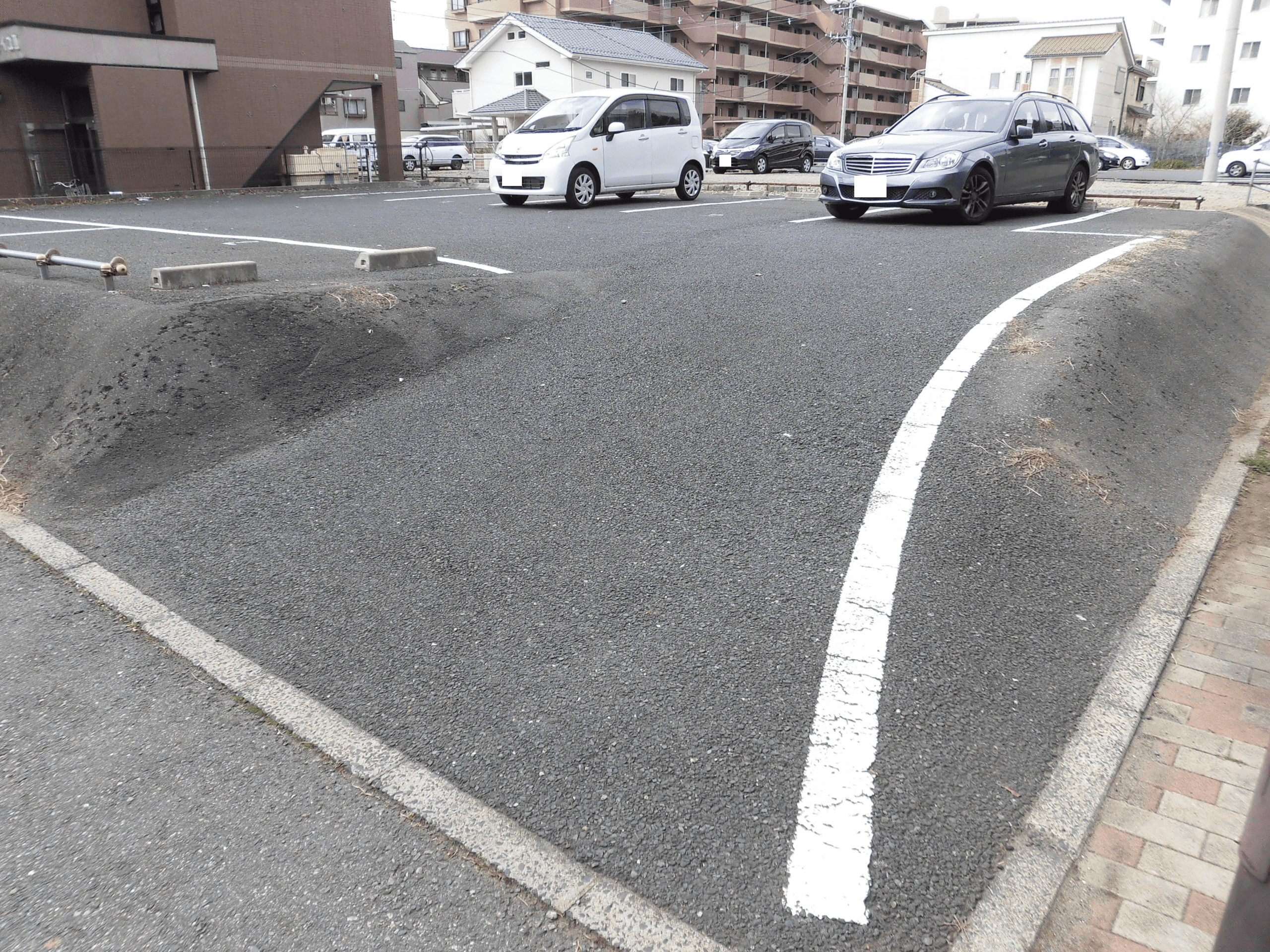 ゆりのき台第1の外観・駐車場イメージ1枚目