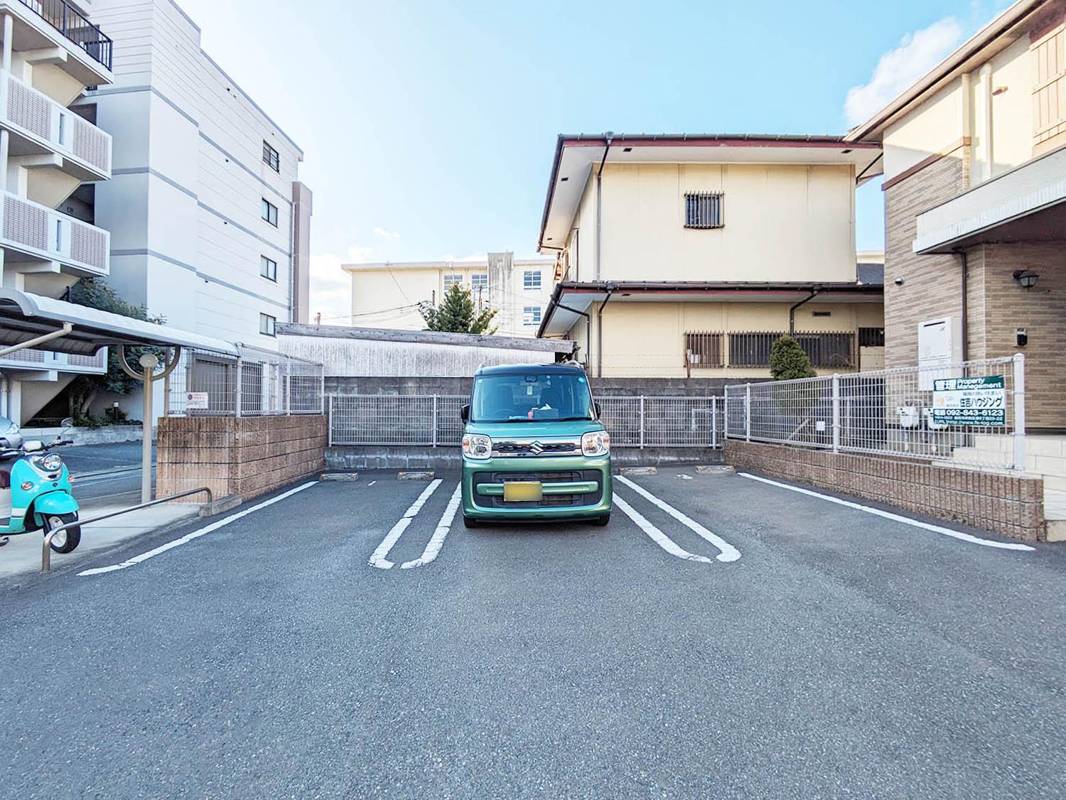 アマルフィー1.2の外観・駐車場イメージ2枚目