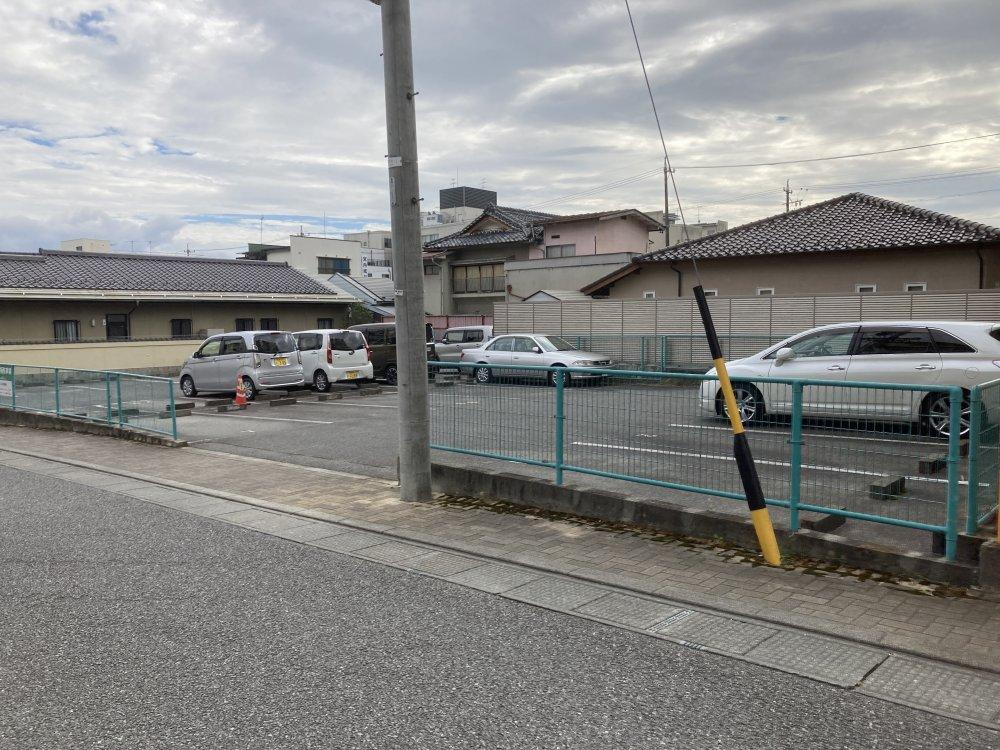 通り町駐車場の外観・駐車場イメージ1枚目