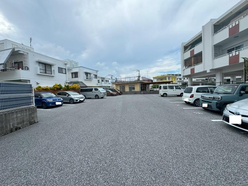 エム・プロジェクトの外観・駐車場イメージ2枚目