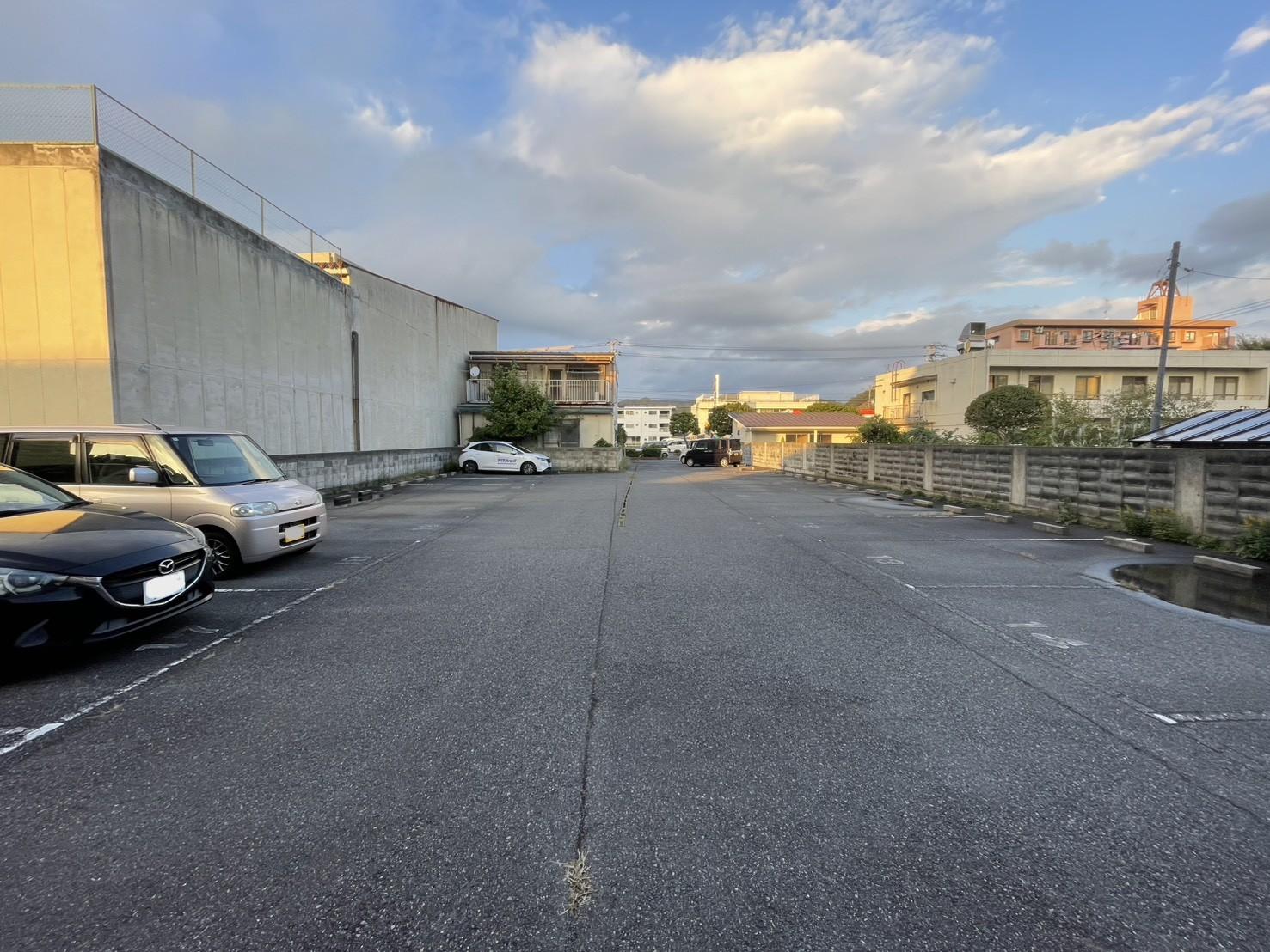 吉方温泉3丁目805駐車場の外観・駐車場イメージ2枚目
