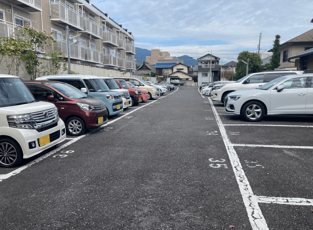 京都屋大門月極駐車場の外観・駐車場イメージ2枚目