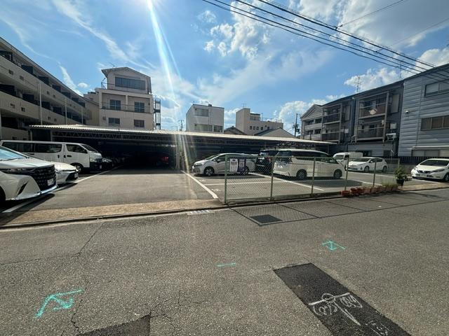 ハヤシガレージの外観・駐車場イメージ1枚目