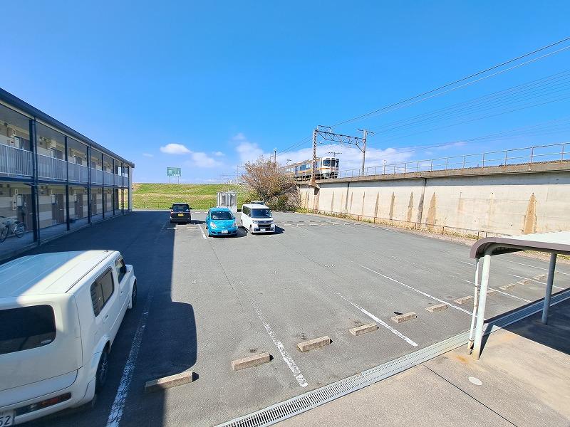 EP4(35294)の外観・駐車場イメージ2枚目